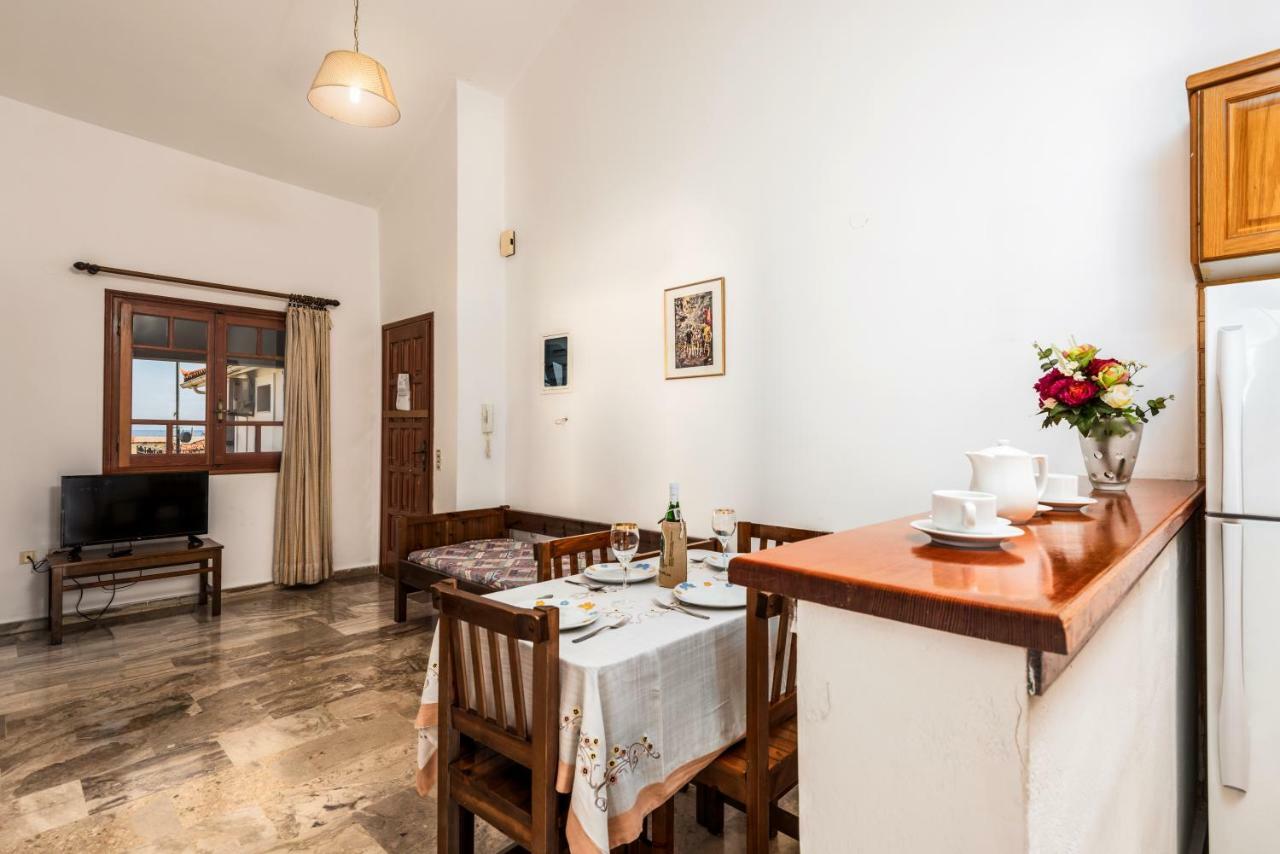 Areti Apartments Poros  Exterior foto